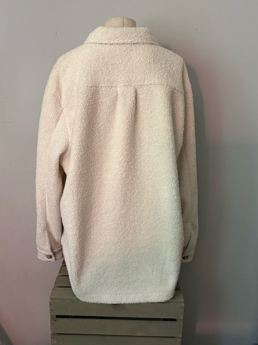 Vineyard Vines Cream Teddy Bouclé Button Jacket - Picture 2 of 6